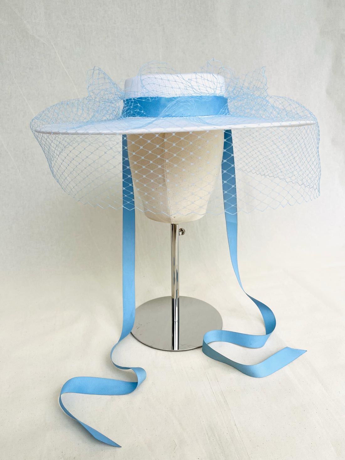 Kiki, Neoprene Hat, White with Blue Veiling Trim