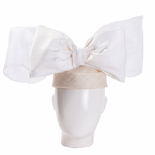 Ava Bow, Ivory