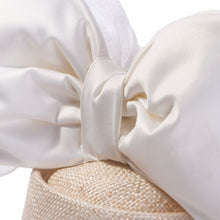 Ava Bow, Ivory
