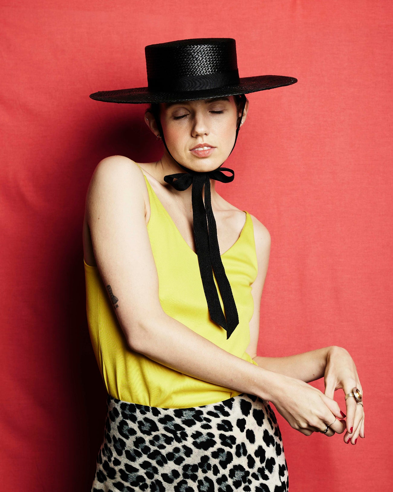 Billie Bolero, Paper Panama Hat