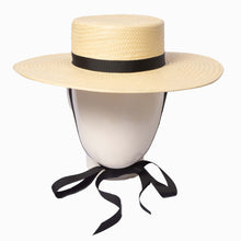 Billie Bolero, Paper Panama Hat